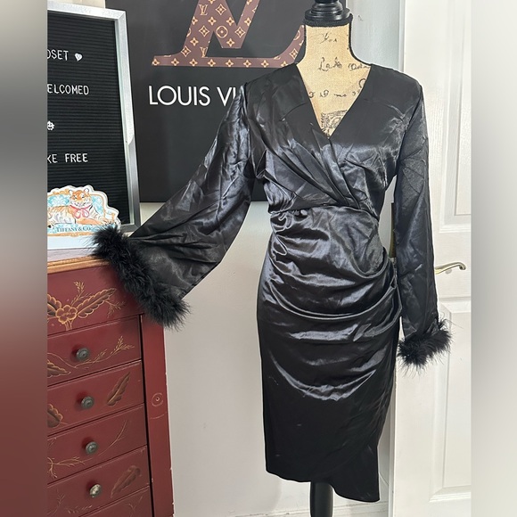 🆕Absolutely Famous Black Satin Feather Sleeve Dress - Picture 1 of 17